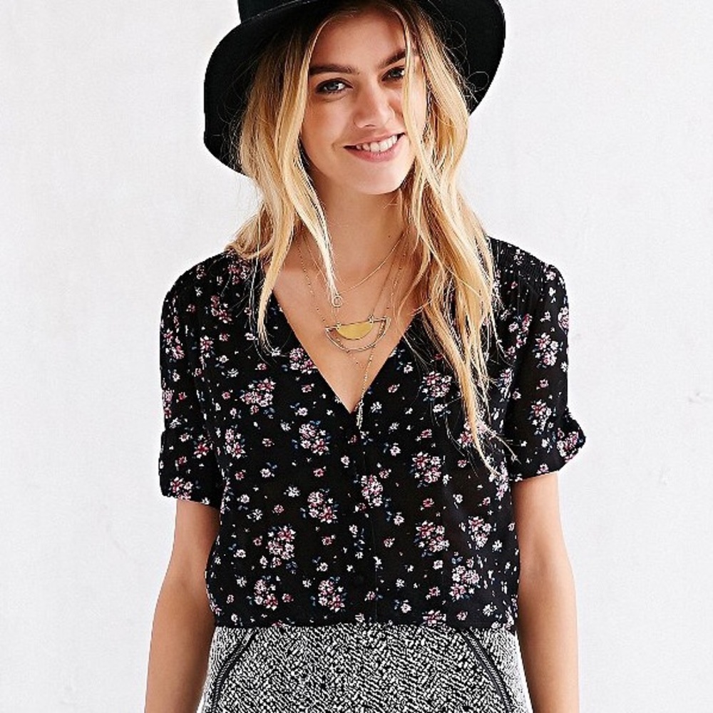 urban outfitters kimchi blue top